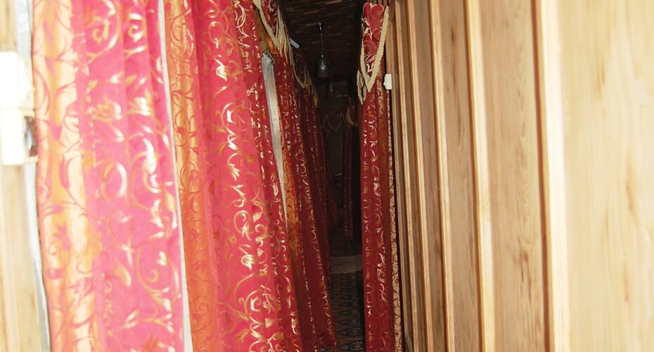 Golden Palace Houseboat, Srinagar 4